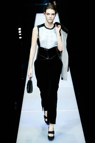 Look 50